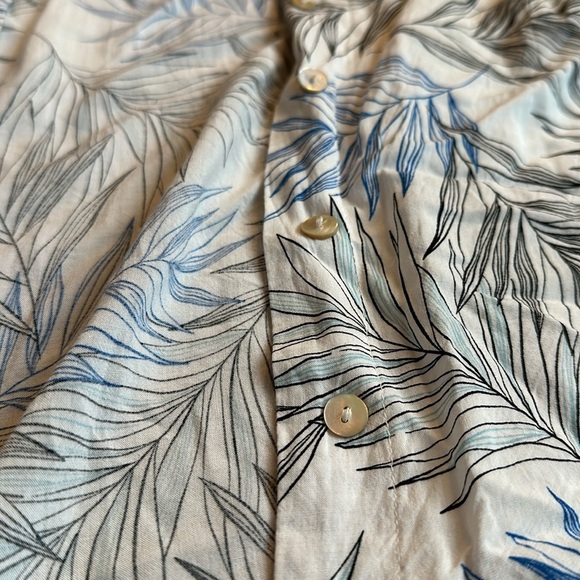 Floral button up women’s polo - Picture 3 of 3